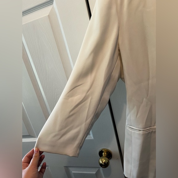 Ingenuity blazer and skirt set - Picture 4 of 13